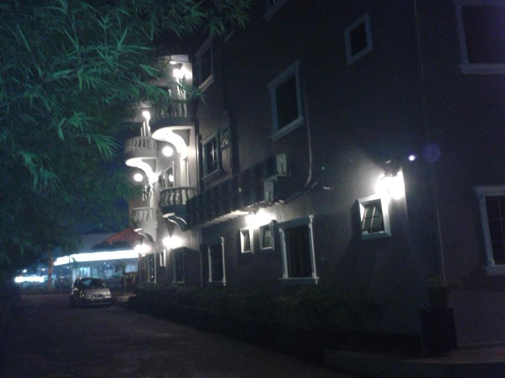 Hotel Ria Τζόχορ Μπάχρου Εξωτερικό φωτογραφία